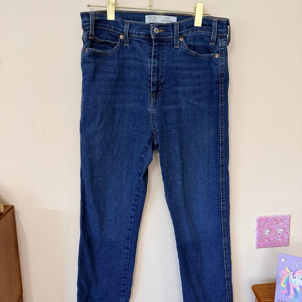 Levi's Women's High-waisted Heritage cropped jeans